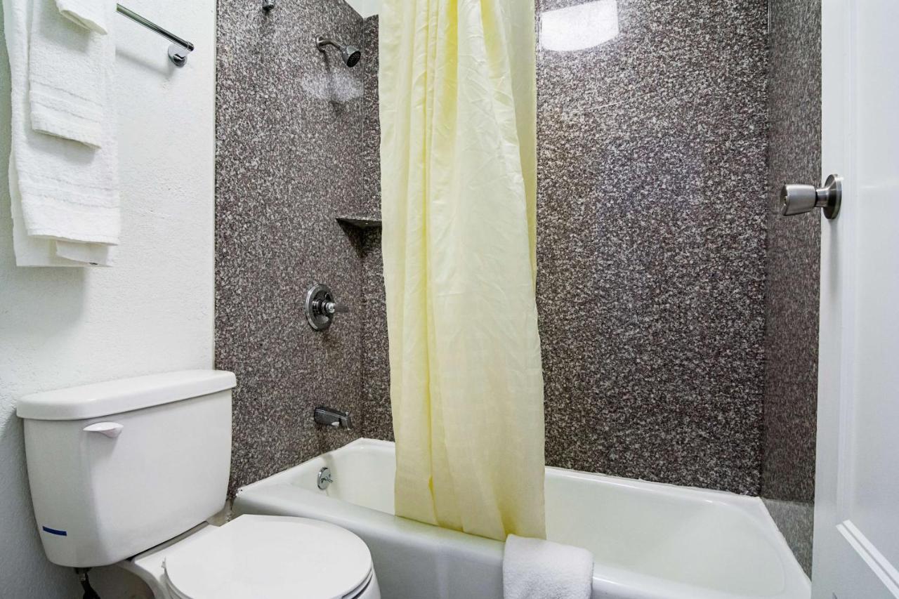 Econo Lodge アッシュボーロ エクステリア 写真